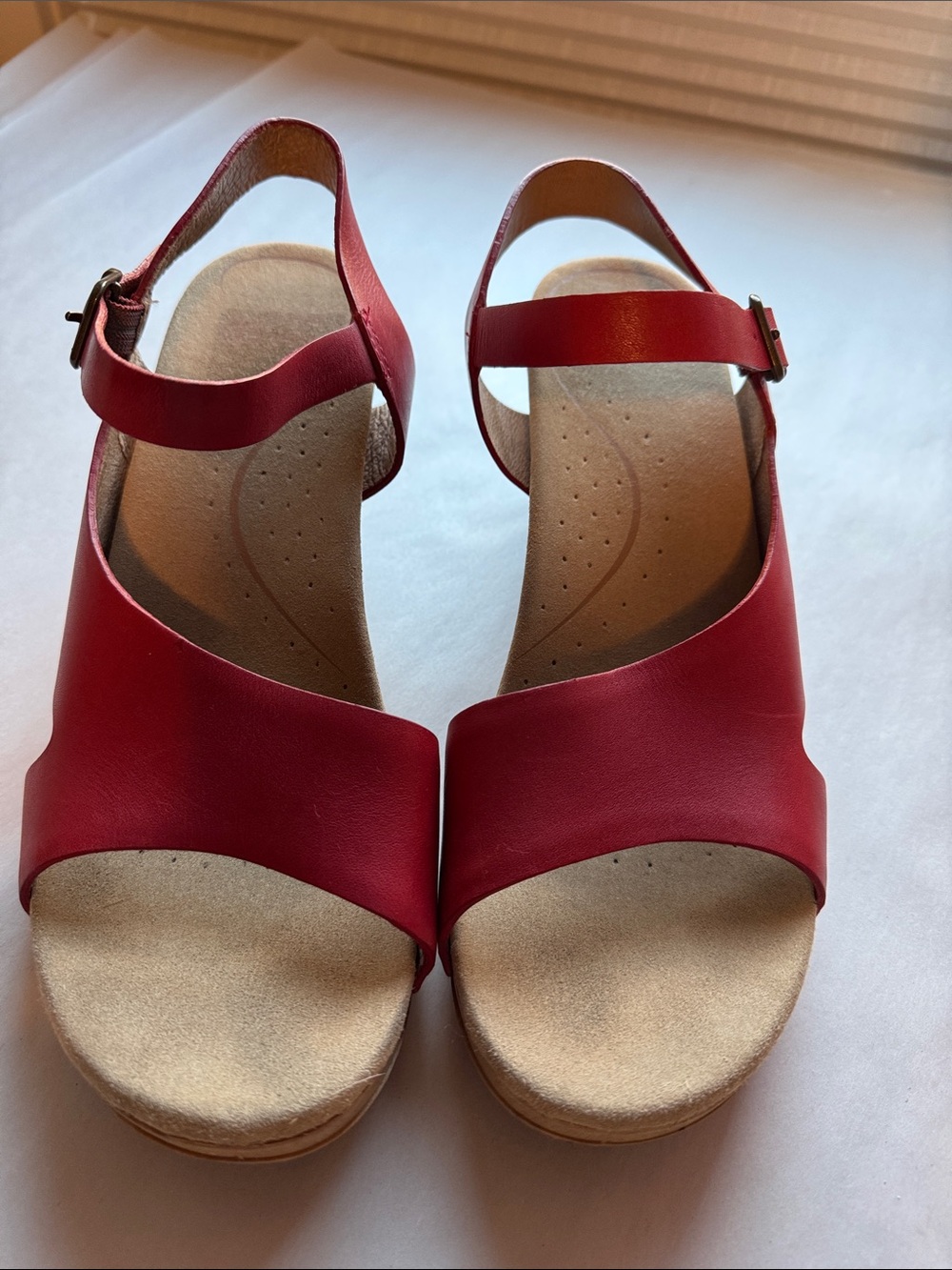 Dansko Tasha Red Leather Wedge Clog Sandal Heels Womens 9/40 comfort quality